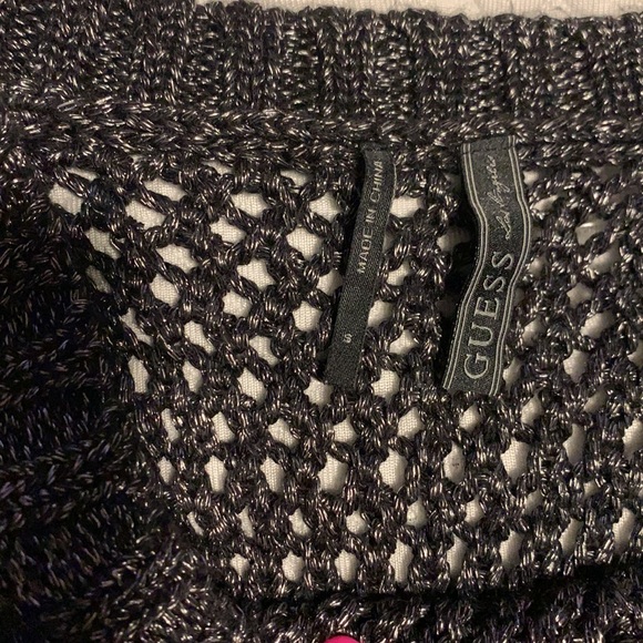 Small Guess sweater - Picture 2 of 3